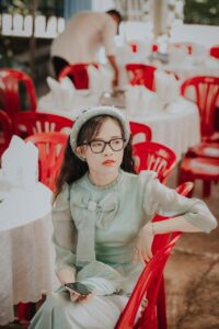 披露宴お呼ばれに最適なドレスレンタルはどこで探せる？