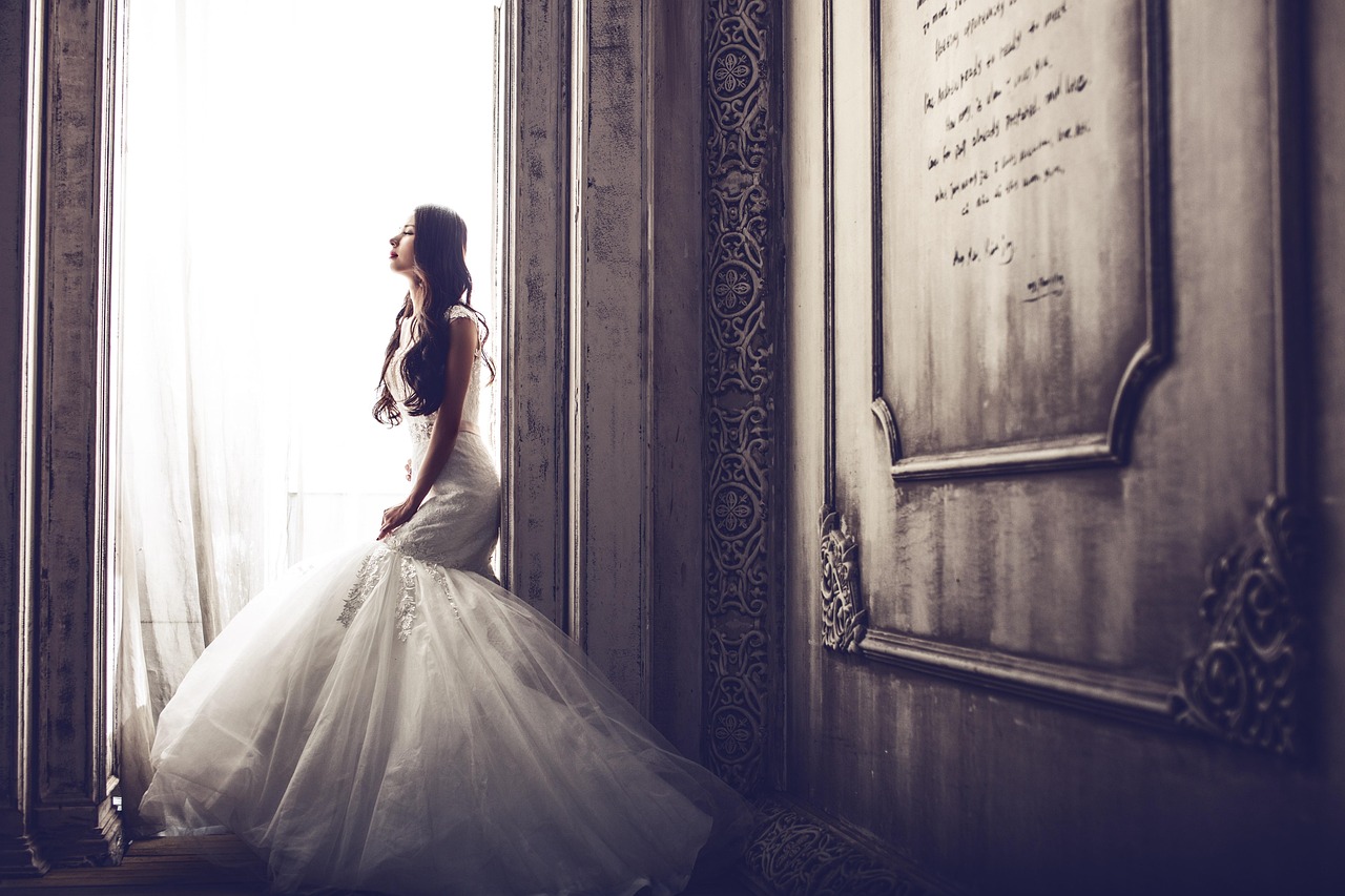 結婚式にぴったりなドレスのレンタルおすすめは？